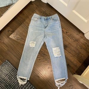 Tobi Boyfriend Jeans; light wash; ripped; size 28